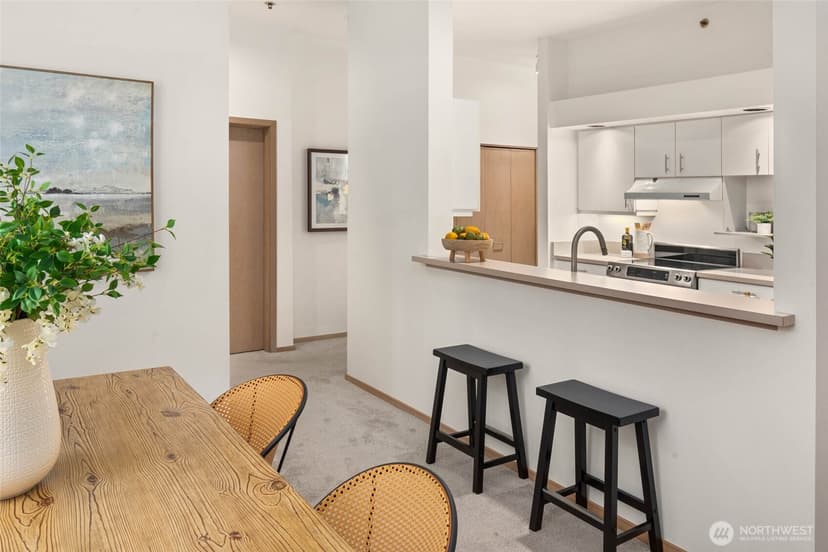Property photo for 2030 Western Avenue #713, Seattle photo 8