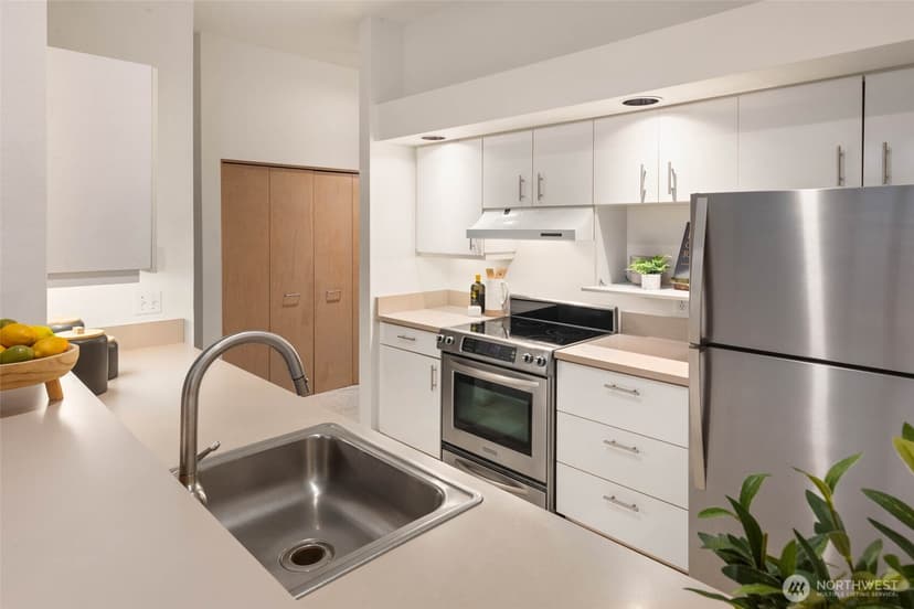 Property photo for 2030 Western Avenue #713, Seattle photo 9