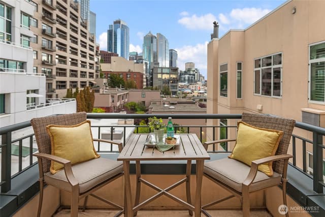 Property photo for 2030 Western Avenue #713, Seattle photo 2