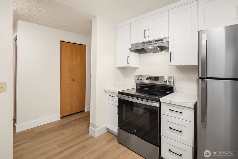 Property photo for 10501 8th Avenue NE #127, Seattle photo 3