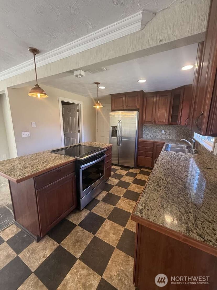 Property photo for 417 161st Street Court E, Tacoma photo 6