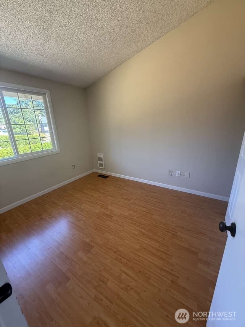 Property photo for 417 161st Street Court E, Tacoma photo 18