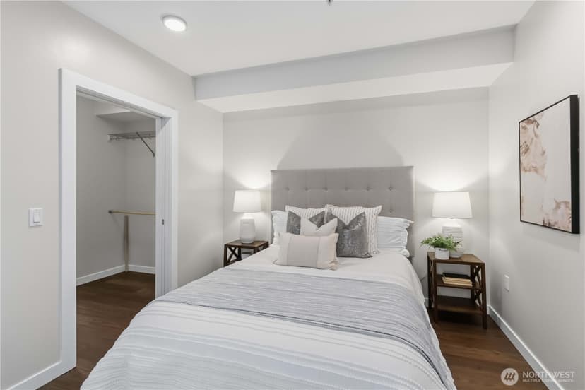 Property photo for 6800 Greenwood Avenue N #303, Seattle photo 12