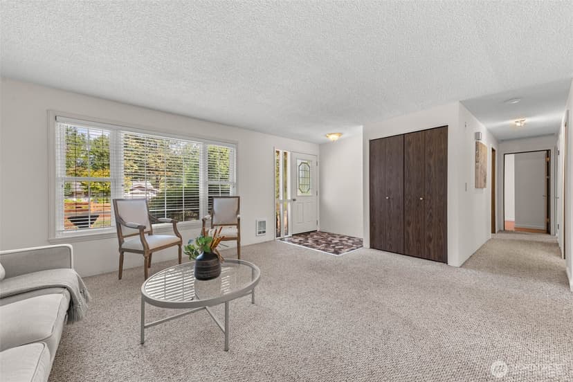 Property photo for 19613 SE 143rd Street, Renton photo 4