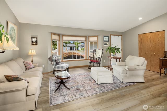Property photo for 8215 49th Avenue NE, Marysville photo 4