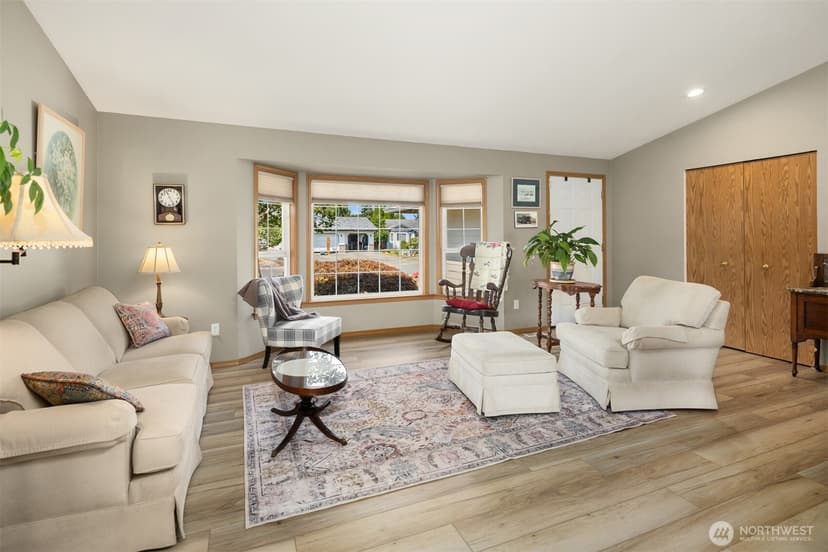 Property photo for 8215 49th Avenue NE, Marysville photo 4