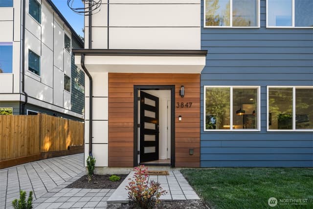 Property photo for 3847 NE 88th Street, Seattle photo 2