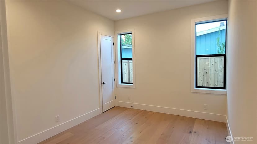 Property photo for 16906 NE 14th Street, Bellevue photo 29