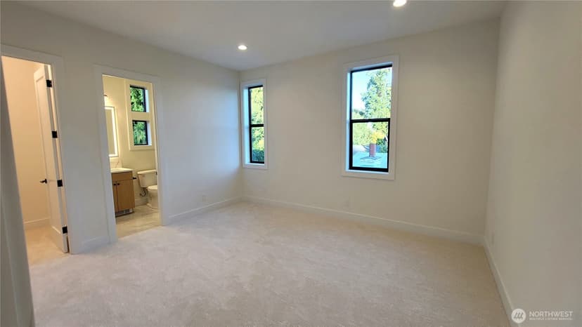 Property photo for 16906 NE 14th Street, Bellevue photo 36