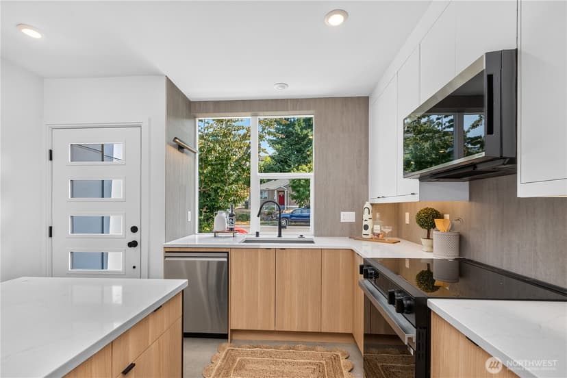 Property photo for 5009 Fauntleroy Way SW #C, Seattle photo 7