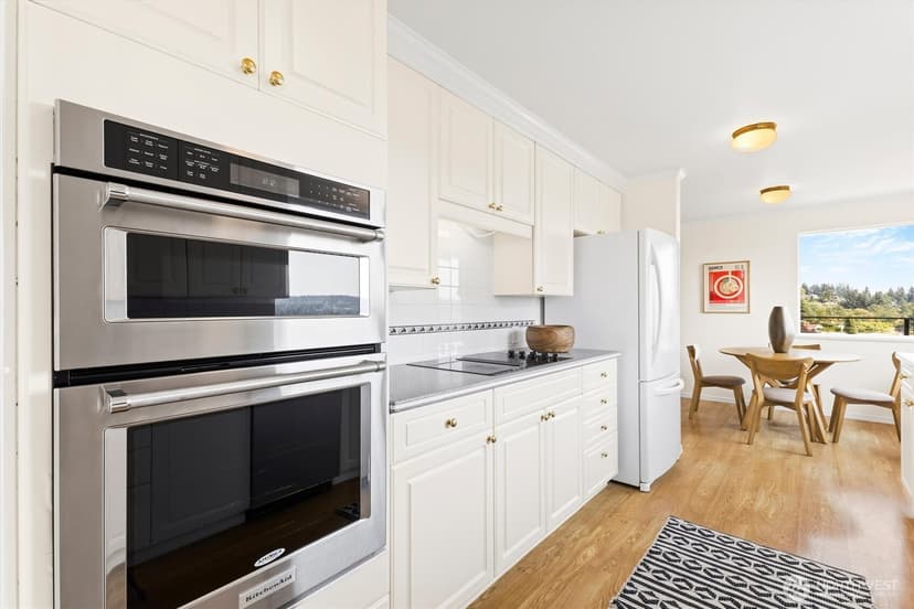 Property photo for 5682 NE 180th St, Kenmore photo 13
