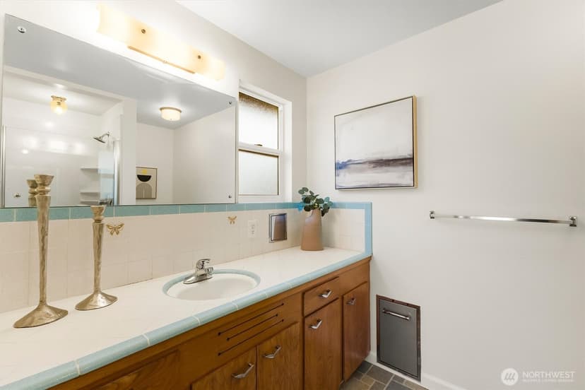 Property photo for 5682 NE 180th St, Kenmore photo 21