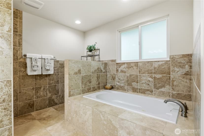 Property photo for 2531 Sahalee Drive W, Sammamish photo 13