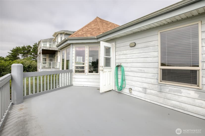 Property photo for 501 Ocean Shores Boulevard NW, Ocean Shores photo 8