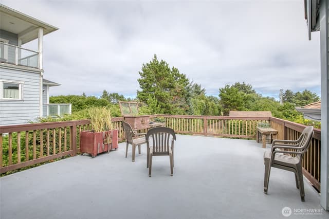 Property photo for 501 Ocean Shores Boulevard NW, Ocean Shores photo 4