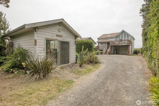 Property photo for 501 Ocean Shores Boulevard NW, Ocean Shores photo 2