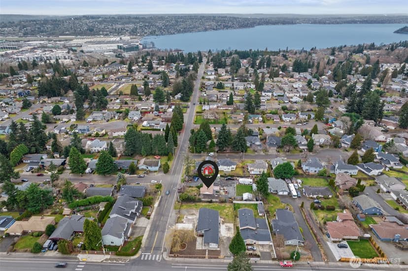 Property photo for 2416 NE 16th Street, Renton photo 3