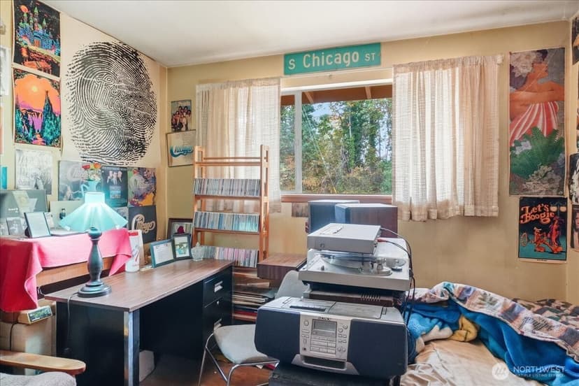 Property photo for 10247 10th Avenue S, Seattle photo 15