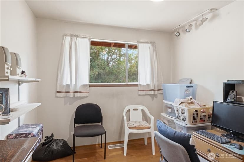 Property photo for 10247 10th Avenue S, Seattle photo 16