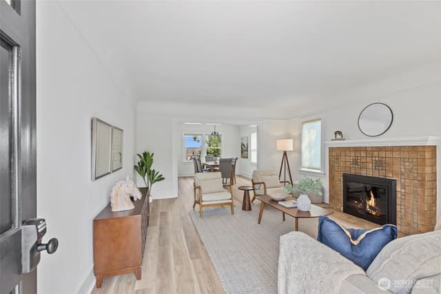 Property photo for 4016 38th Avenue SW, Seattle photo 4