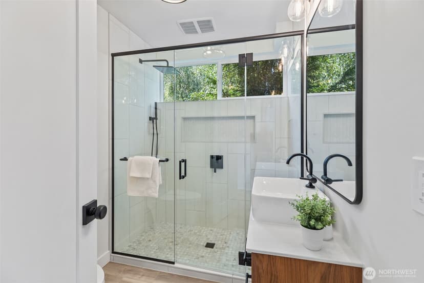 Property photo for 4016 38th Avenue SW, Seattle photo 10
