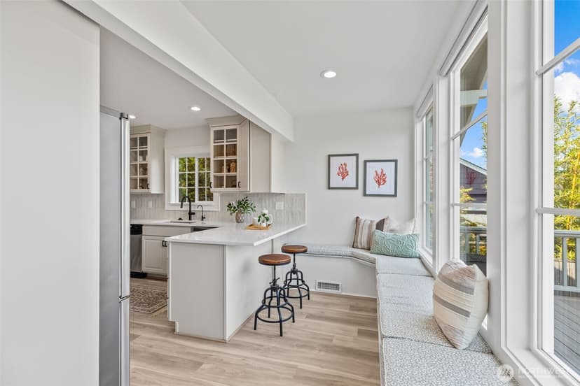 Property photo for 4016 38th Avenue SW, Seattle photo 15