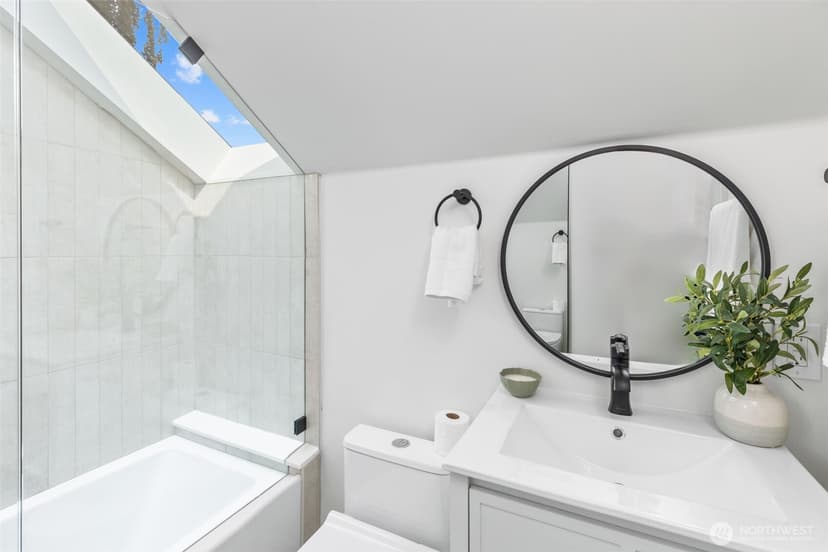 Property photo for 4016 38th Avenue SW, Seattle photo 21
