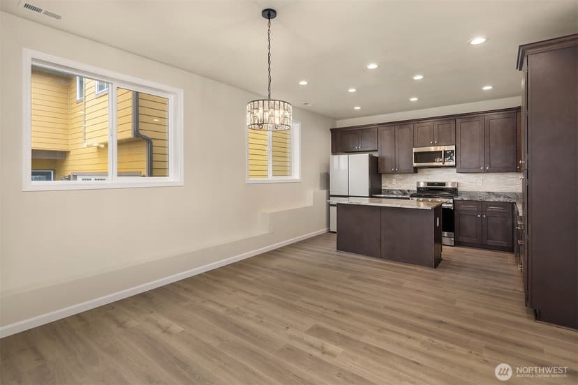 Property photo for 2117 SW 103rd Place, Seattle photo 10
