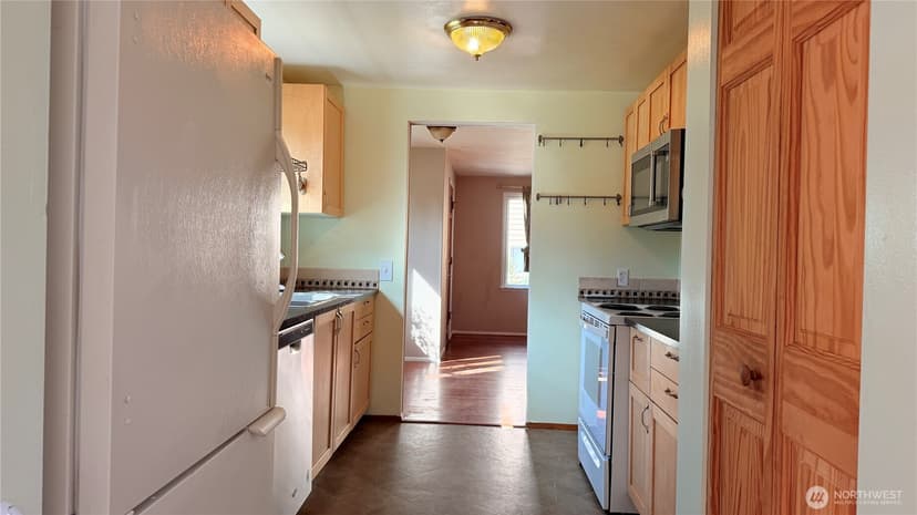 Property photo for 11522 8th Avenue NE, Seattle photo 7