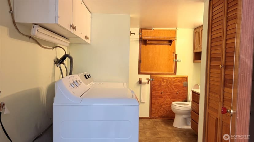 Property photo for 11522 8th Avenue NE, Seattle photo 13