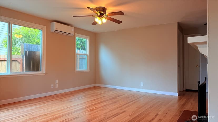 Property photo for 11522 8th Avenue NE, Seattle photo 6
