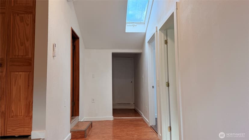 Property photo for 11522 8th Avenue NE, Seattle photo 5