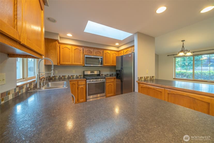 Property photo for 704 105th Place SE, Everett photo 5