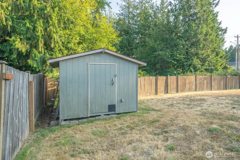 Property photo for 704 105th Place SE, Everett photo 18