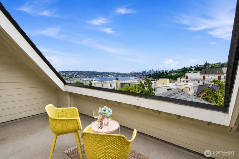 Property photo for 936 N 35th Street #E, Seattle photo 2
