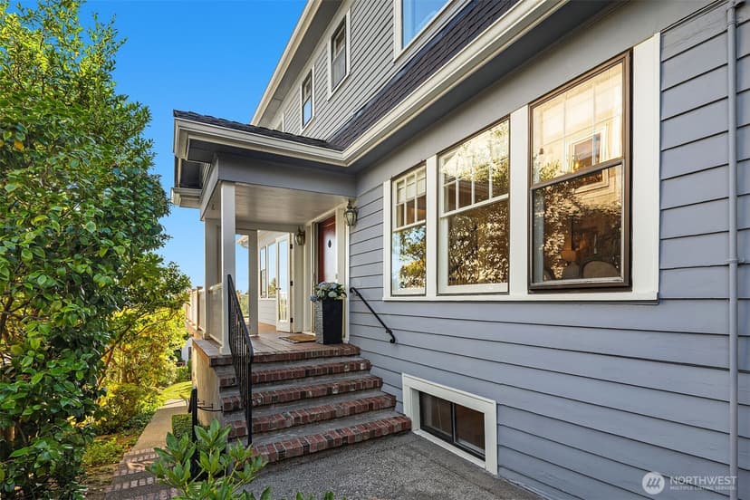 Property photo for 2449 43rd Avenue W, Seattle photo 7