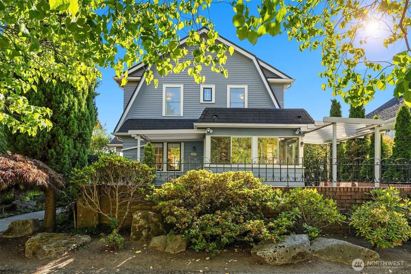 Property photo for 2449 43rd Avenue W, Seattle photo 6
