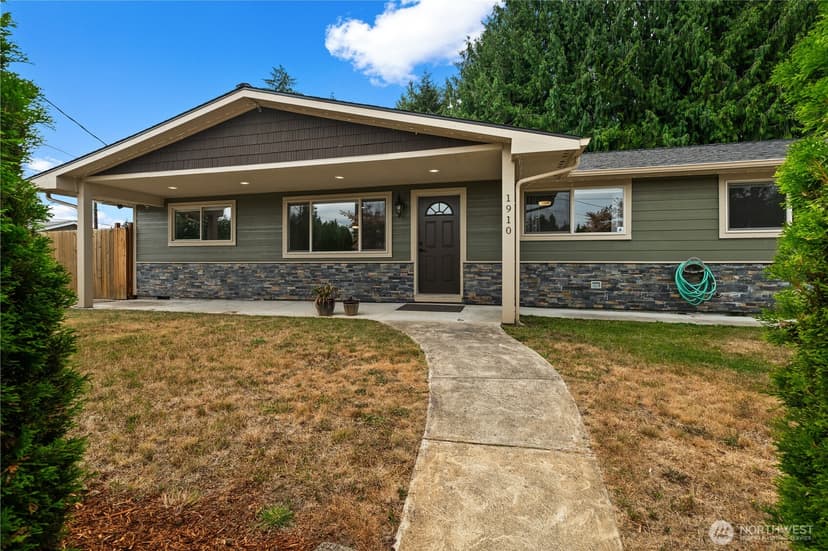 Property photo for 1910 110th Drive SE, Lake Stevens