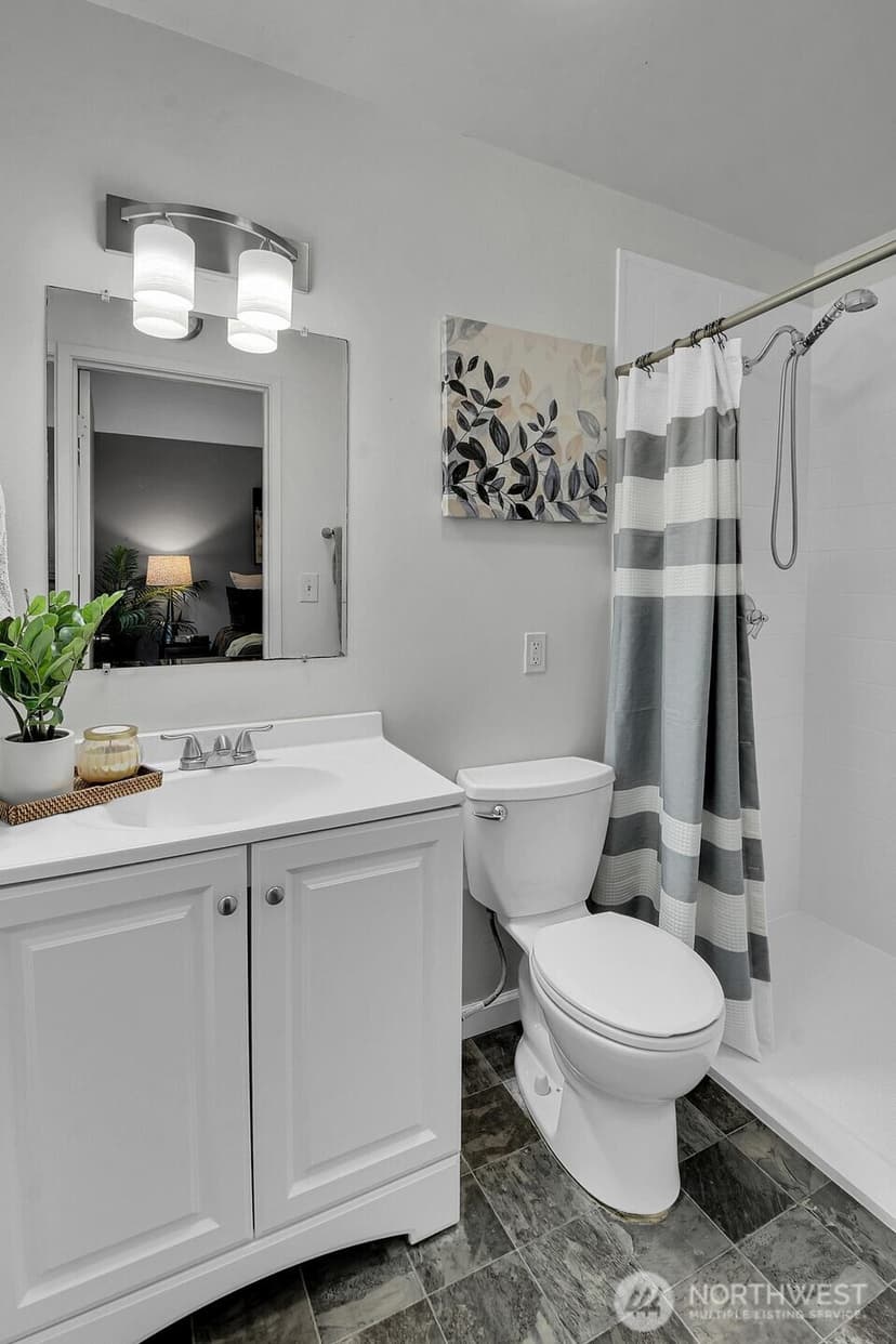 Property photo for 810 S 301st Place, Federal Way photo 11