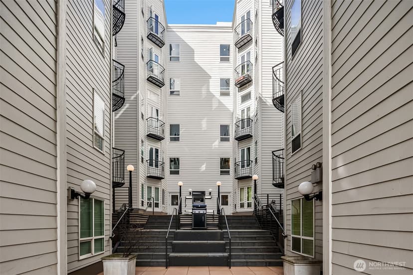 Property photo for 3028 Western Avenue #501, Seattle photo 17