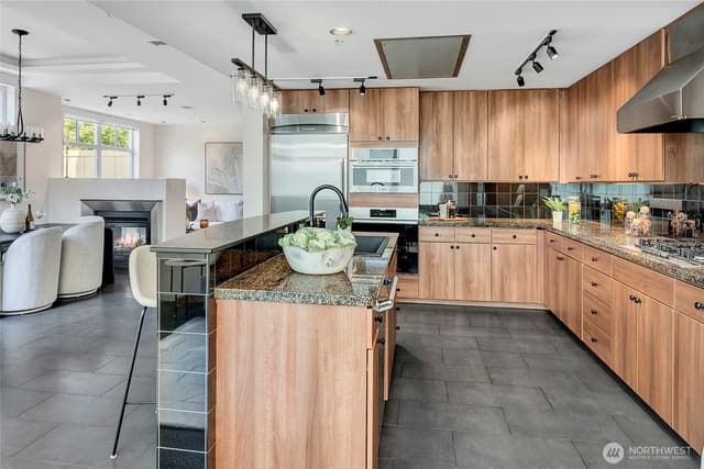 Property photo for 17 W Mercer Street #TH7, Seattle