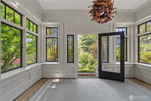 Property photo for 1108 Harvard Avenue E, Seattle photo 5