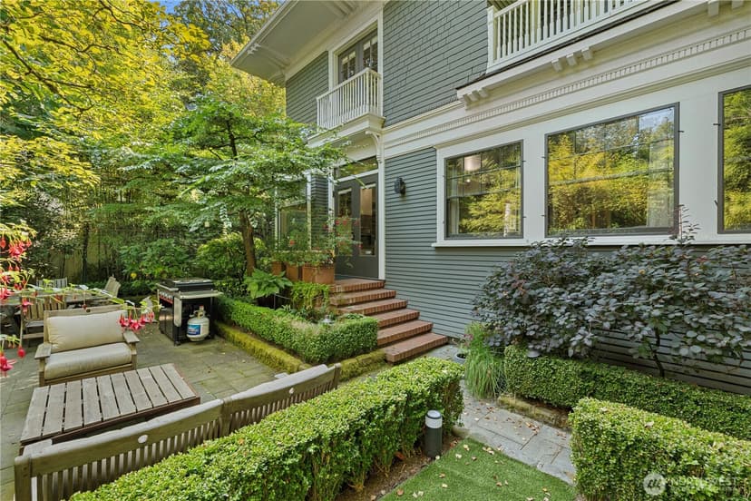 Property photo for 1108 Harvard Avenue E, Seattle