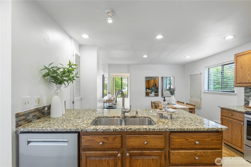 Property photo for 5636 49th Avenue SW, Seattle photo 17