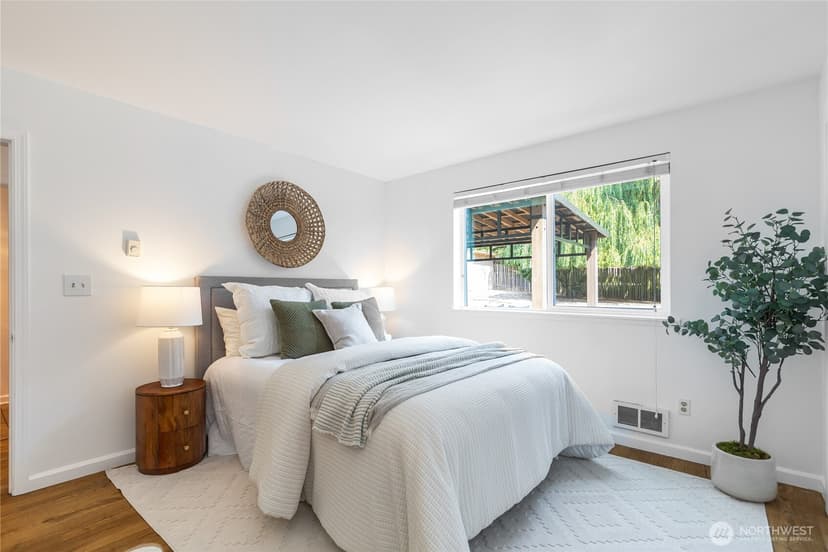 Property photo for 5636 49th Avenue SW, Seattle photo 18