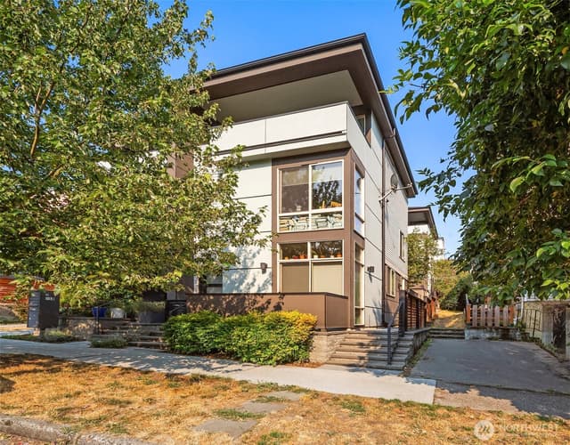 Property photo for 918 Martin Luther King Jr. Way S #D, Seattle