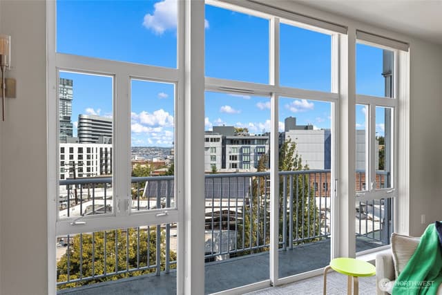 Property photo for 303 E Pike ST #602, Seattle photo 2