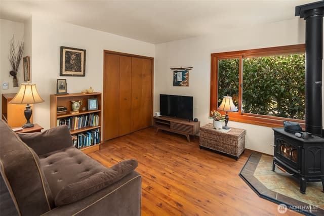 Property photo for 18313 Vashon Highway SW, Vashon photo 4