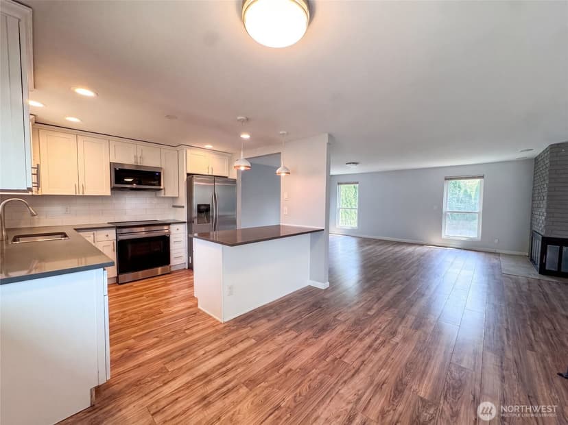 Property photo for 422 116th Place SW, Everett photo 11