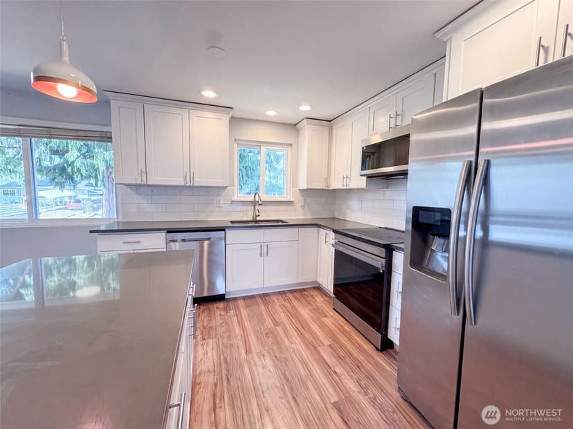 Property photo for 422 116th Place SW, Everett photo 10